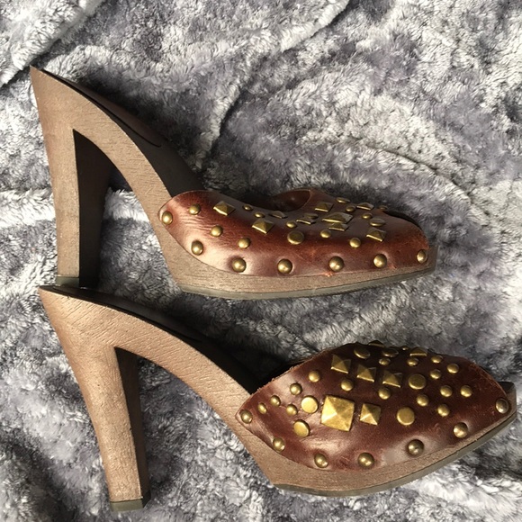 Mossimo: Brown studded open toe heels - Picture 8 of 8